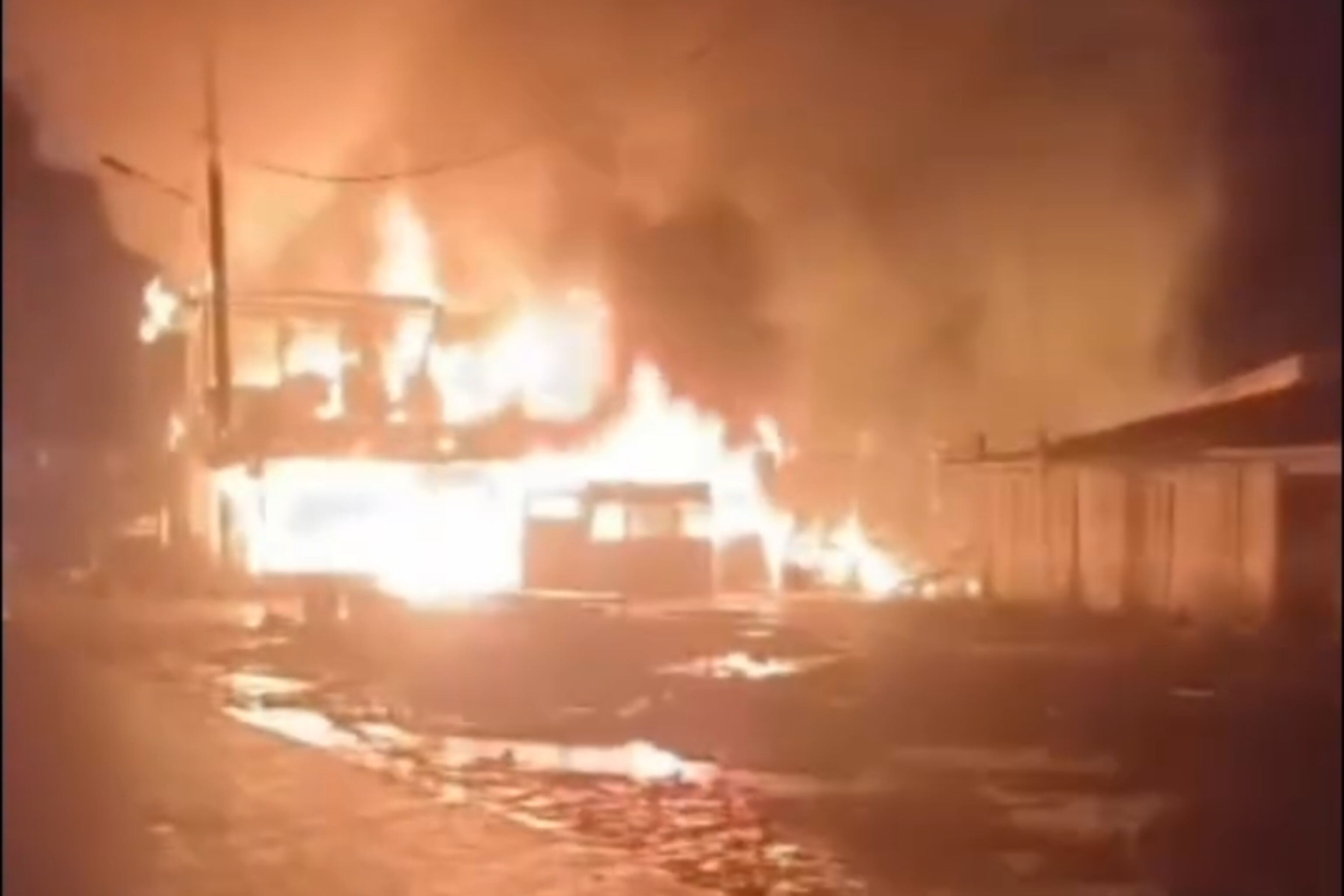 Kebakaran Hebat Terjadi di Samping Pasar Bahodopi, Morowali – Penyebab Masih Diselidiki