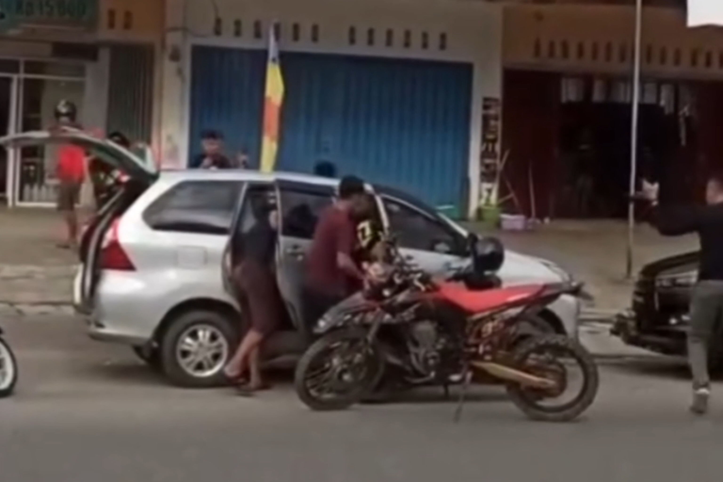 Satresnarkoba Tolitoli Gerebek Mobil, Diduga Bawa Sabu, Ternyata Cuma Gula Pasir