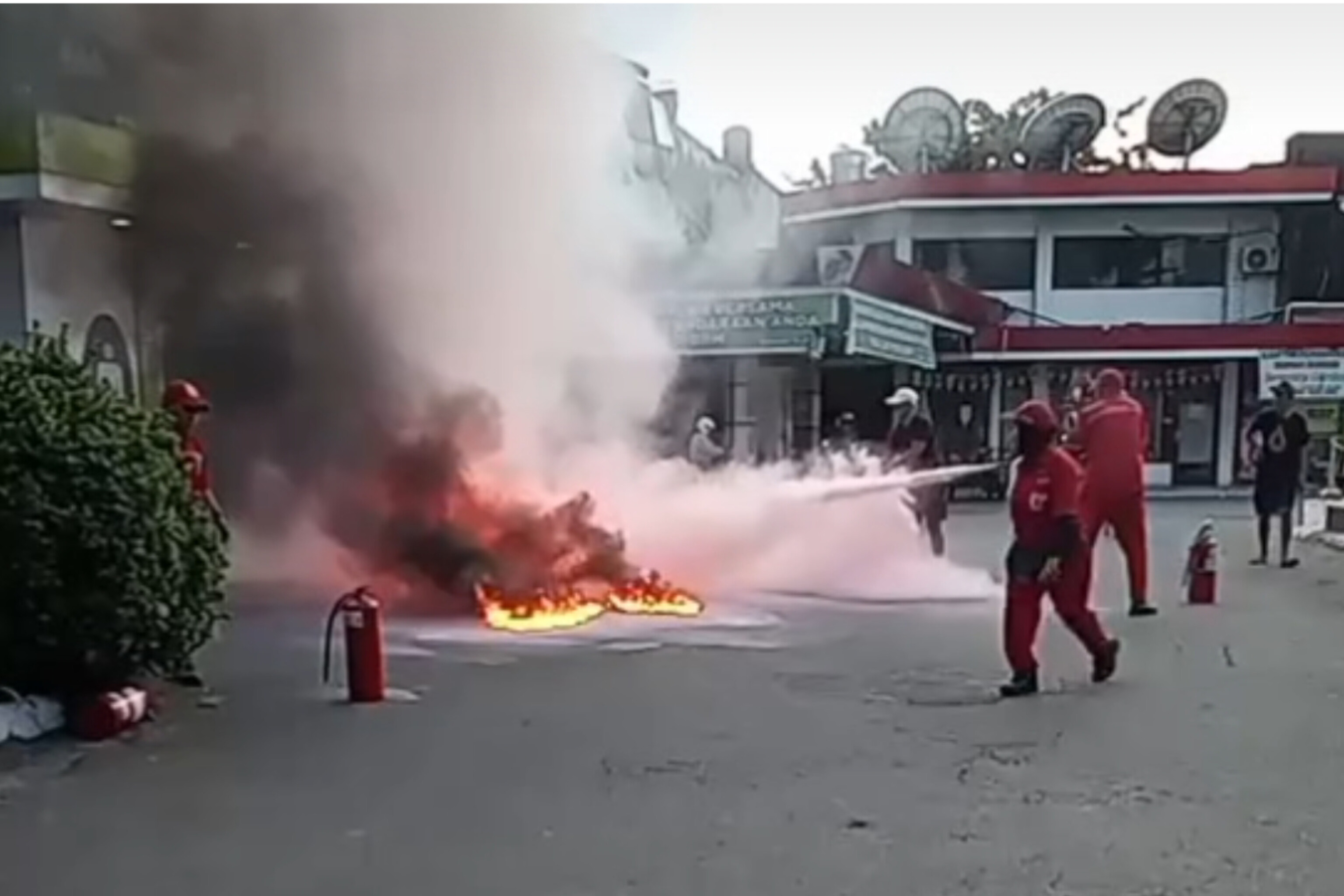 Kebakaran Motor di SPBU Talasalapang Sebabkan Kepanikan Warga