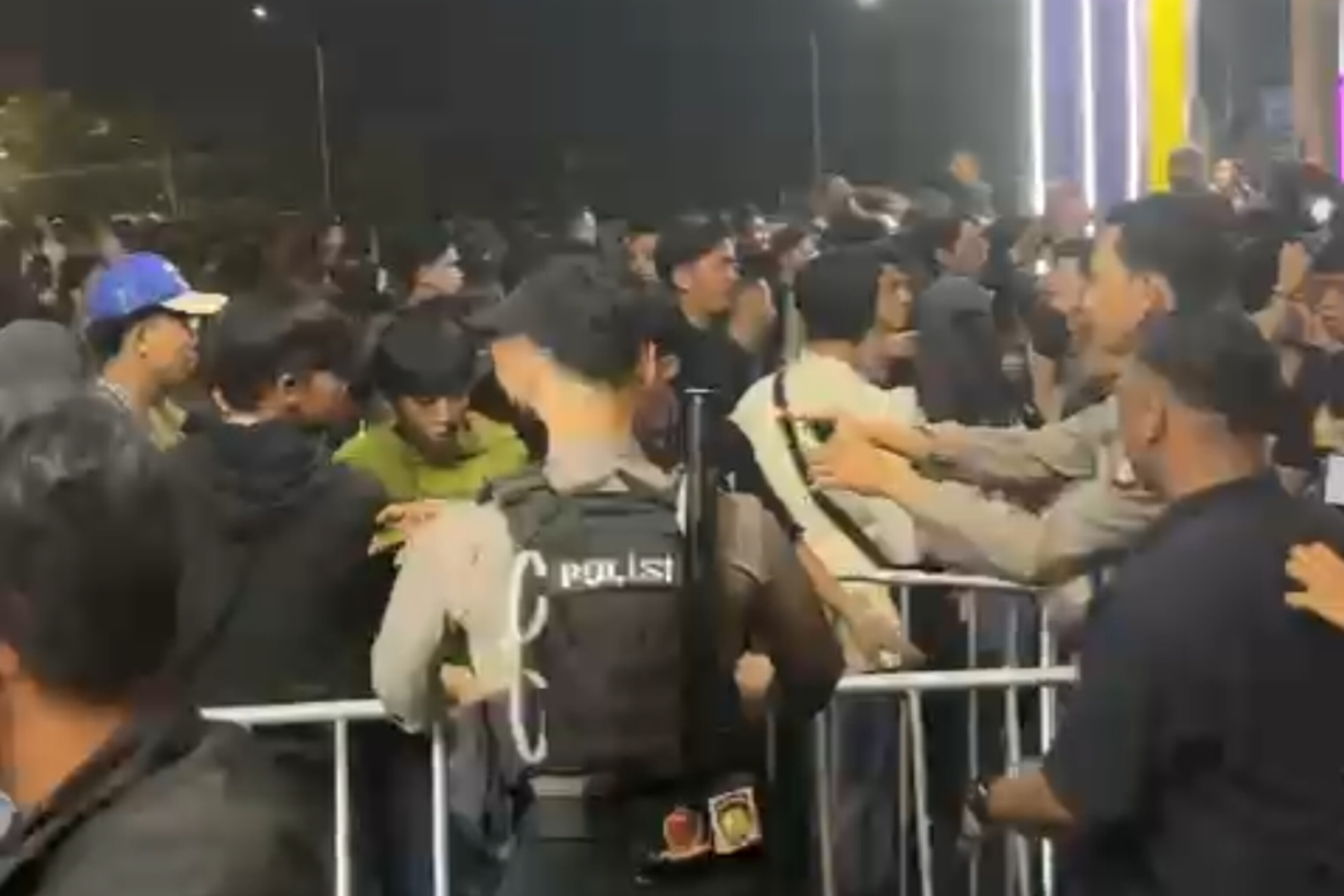 Kericuhan di Southfest Makassar: Pengunjung Paksa Masuk, Bentrok dengan Petugas Tak Terhindarkan